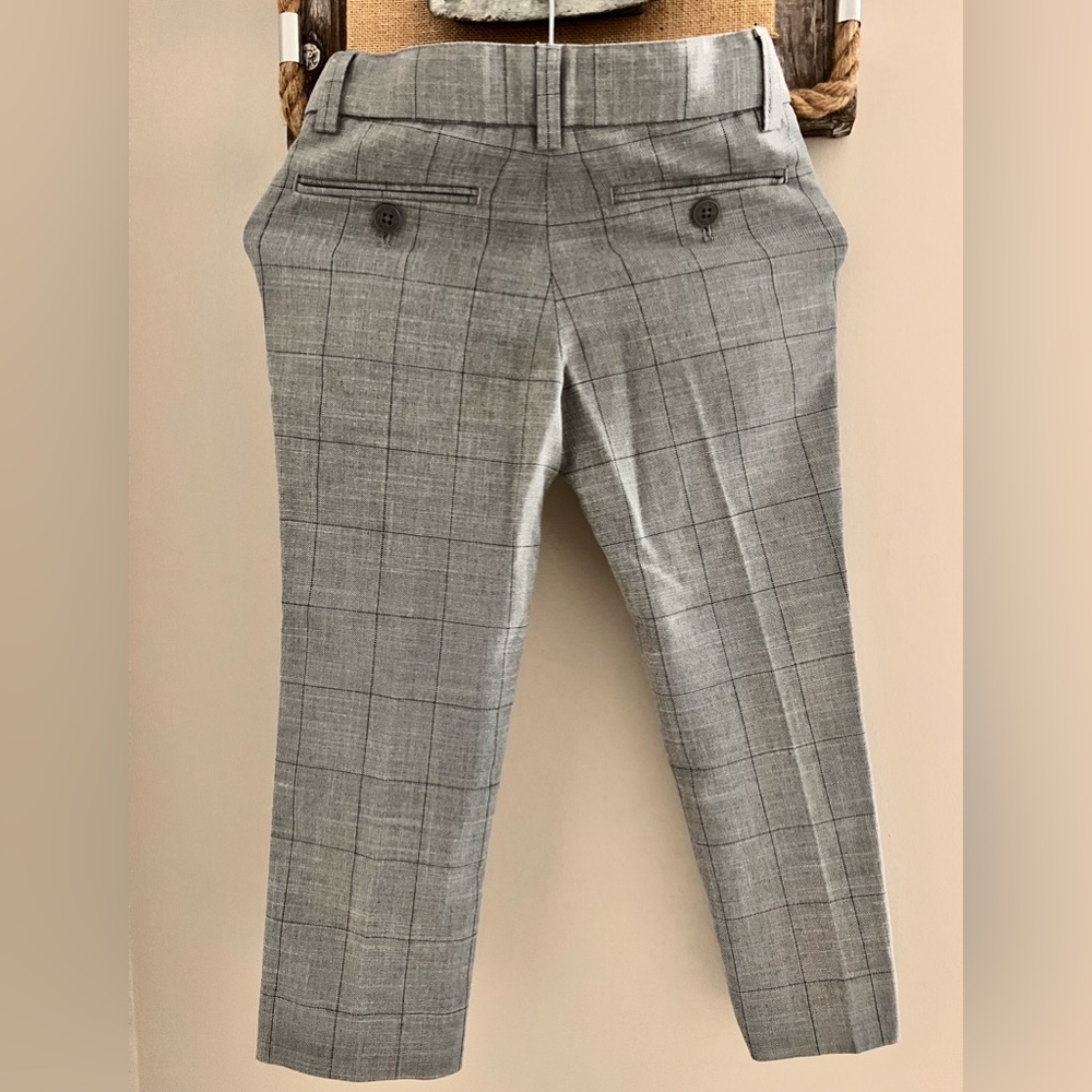 Size 5 Children Gray Pant dressy slacks, Hardly used!